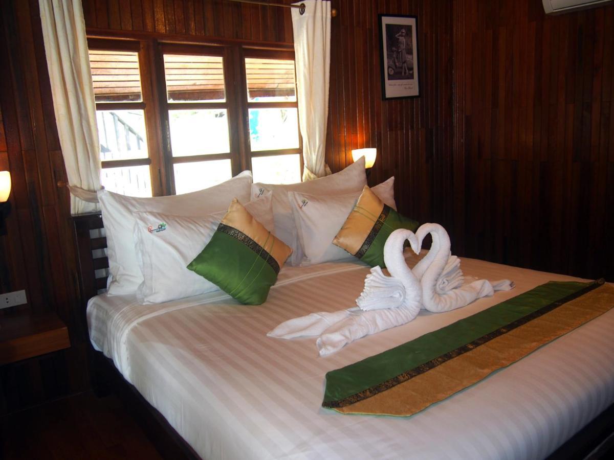 Chareena Beachside Koh Lipe Exterior photo