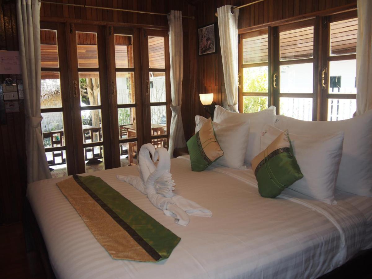 Chareena Beachside Koh Lipe Exterior photo